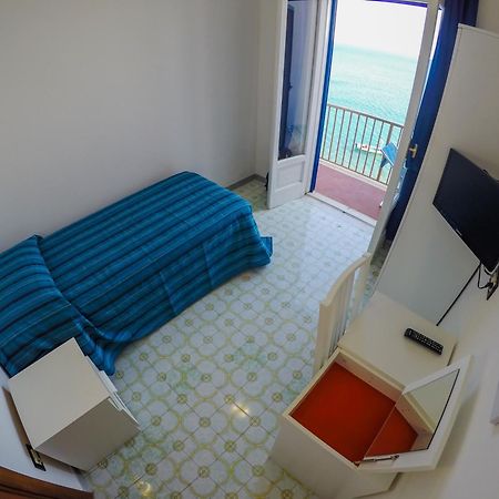 Hotel Regina Del Mare Barano dʼIschia Стая снимка