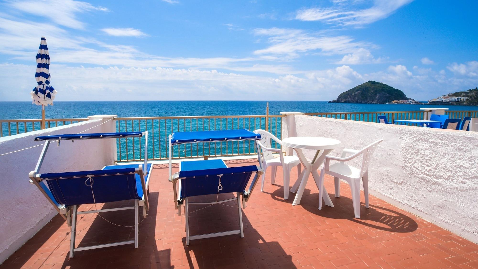 Hotel Regina Del Mare Barano dʼIschia Екстериор снимка