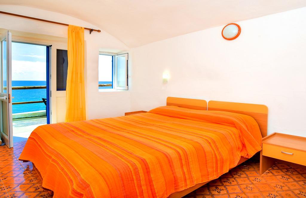 Hotel Regina Del Mare Barano dʼIschia Екстериор снимка