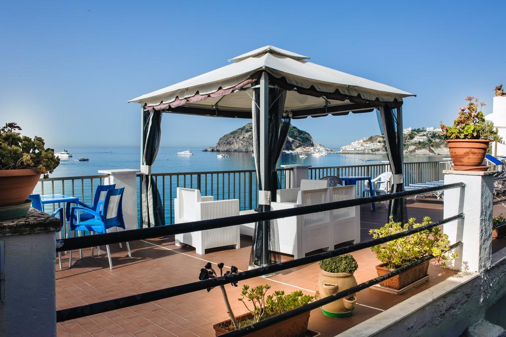 Hotel Regina Del Mare Barano dʼIschia Екстериор снимка