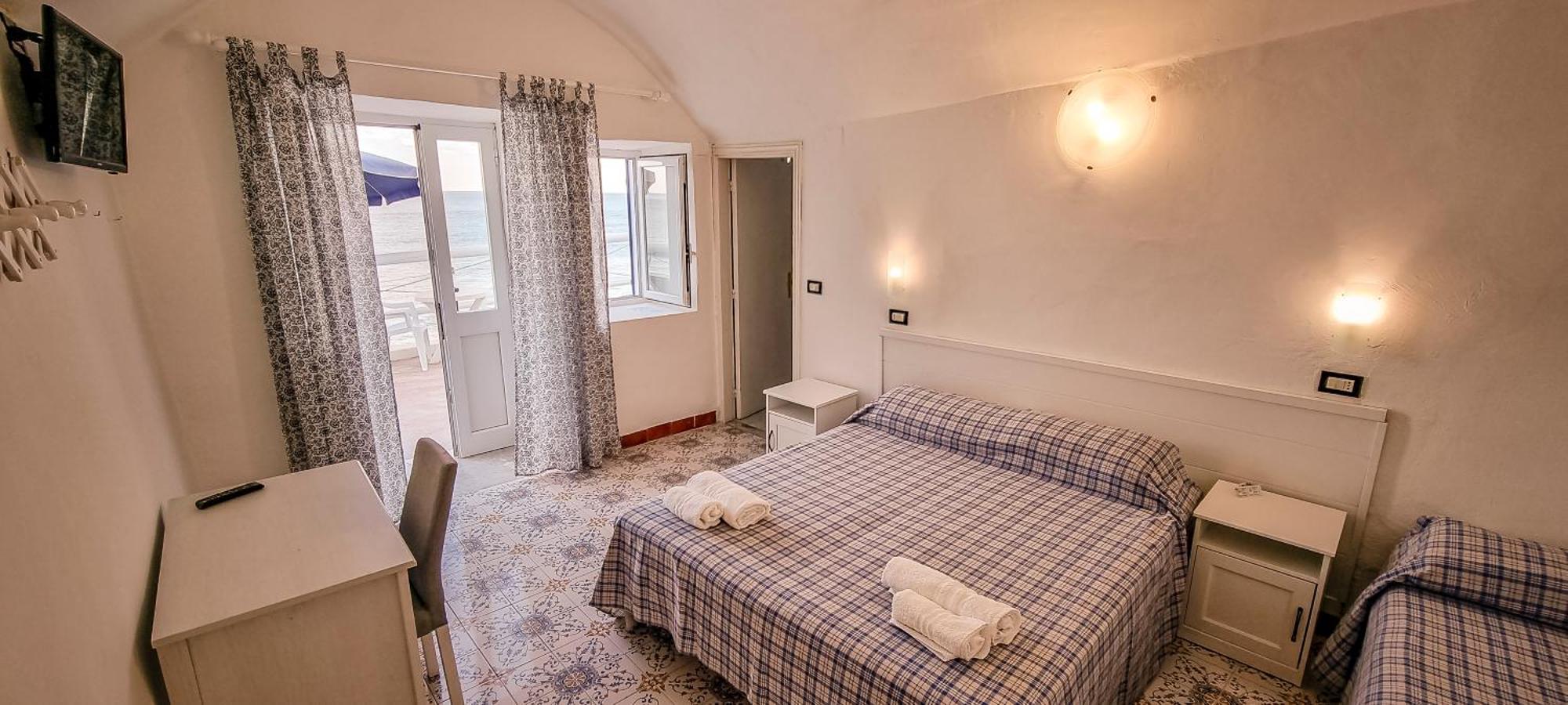 Hotel Regina Del Mare Barano dʼIschia Стая снимка