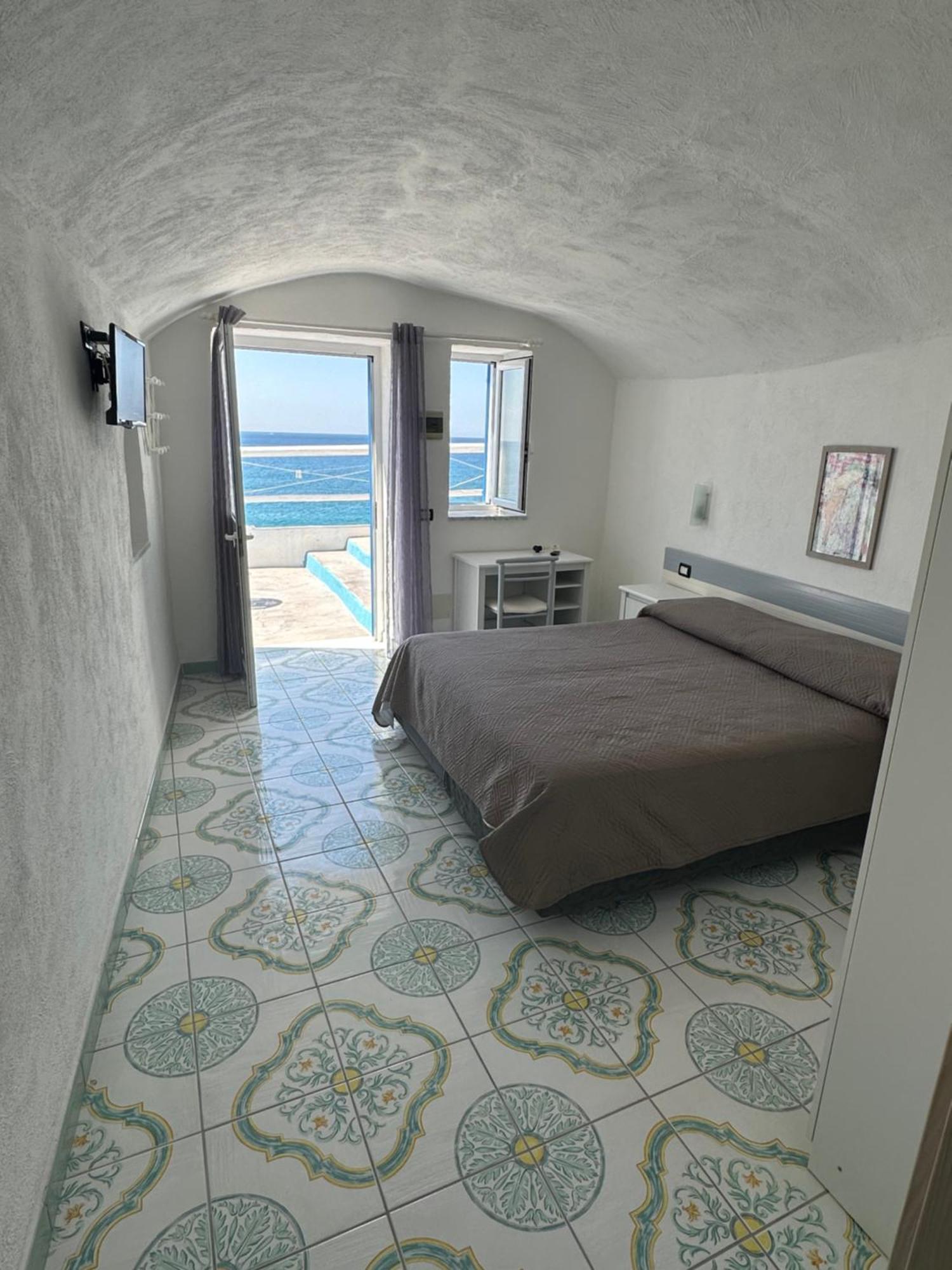 Hotel Regina Del Mare Barano dʼIschia Екстериор снимка