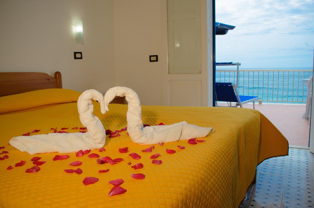 Hotel Regina Del Mare Barano dʼIschia Стая снимка