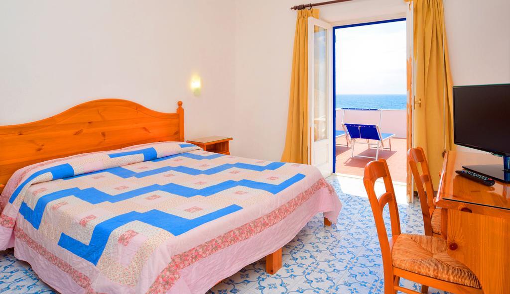 Hotel Regina Del Mare Barano dʼIschia Екстериор снимка