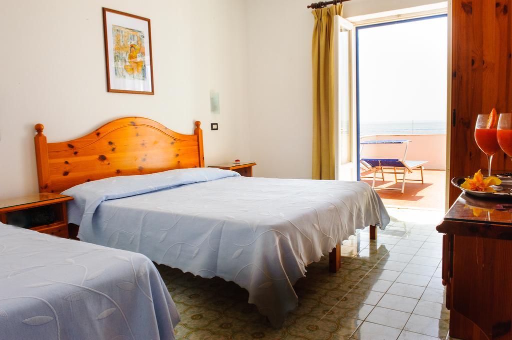 Hotel Regina Del Mare Barano dʼIschia Екстериор снимка