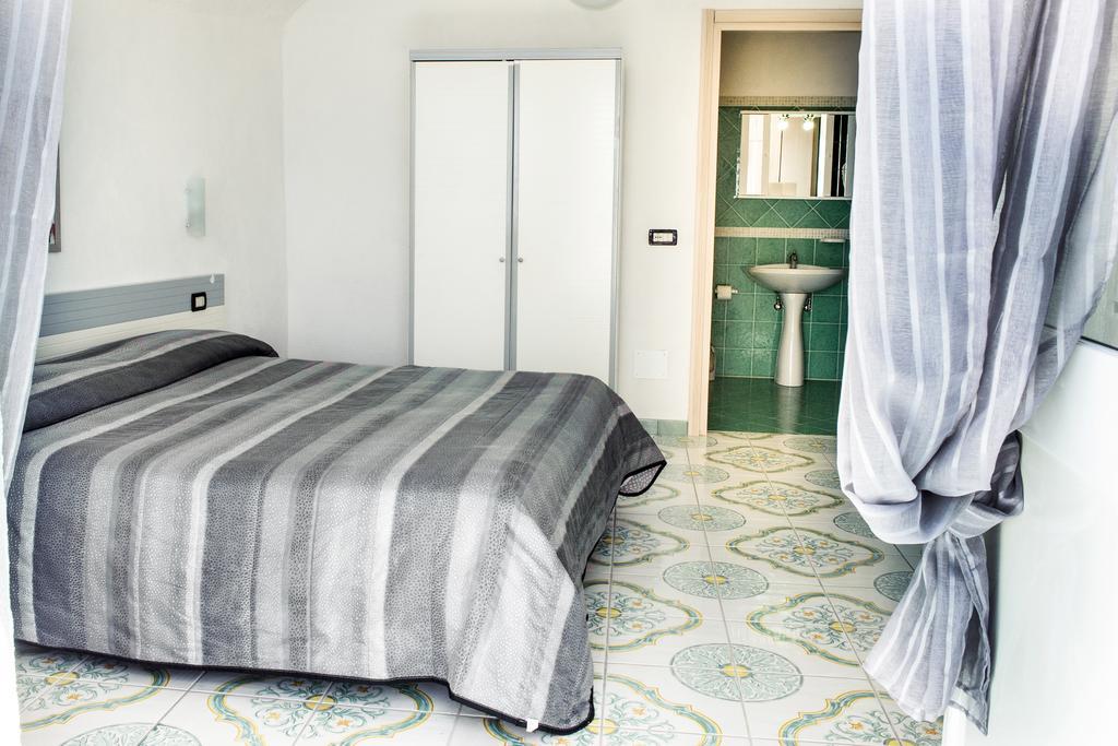 Hotel Regina Del Mare Barano dʼIschia Екстериор снимка