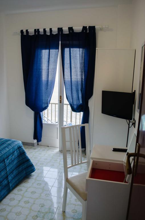 Hotel Regina Del Mare Barano dʼIschia Екстериор снимка