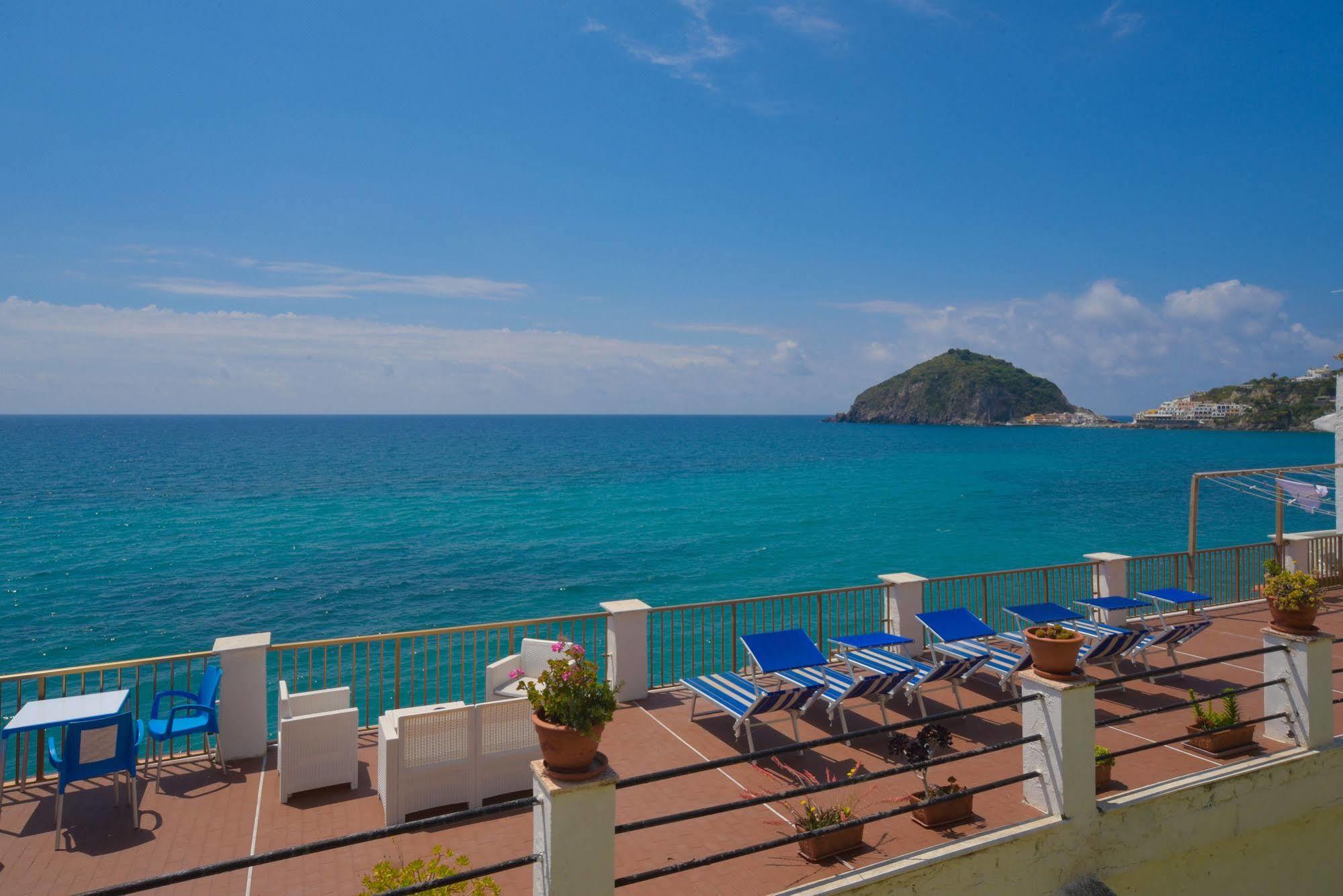 Hotel Regina Del Mare Barano dʼIschia Екстериор снимка